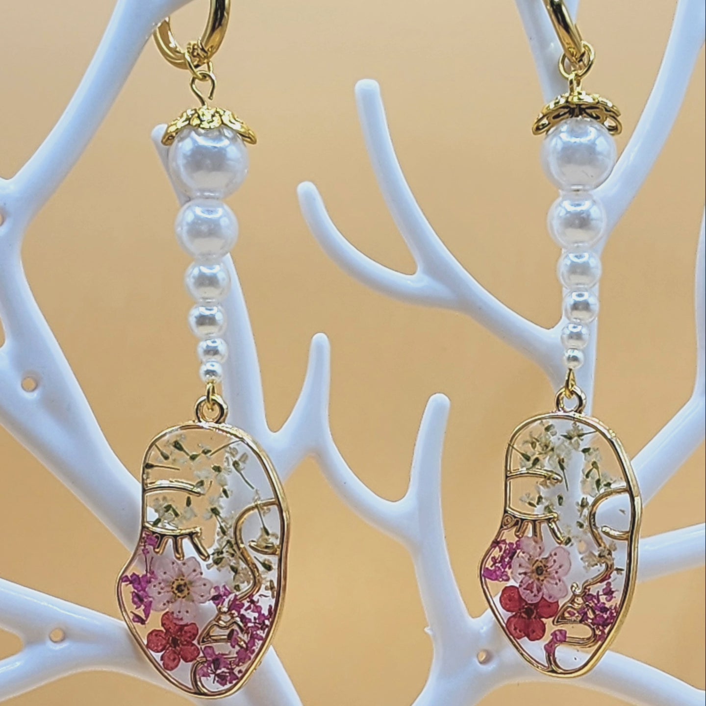 Earrings Les demoiselles